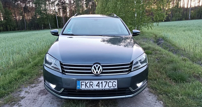 Volkswagen Passat cena 31600 przebieg: 250000, rok produkcji 2011 z Chodecz małe 211